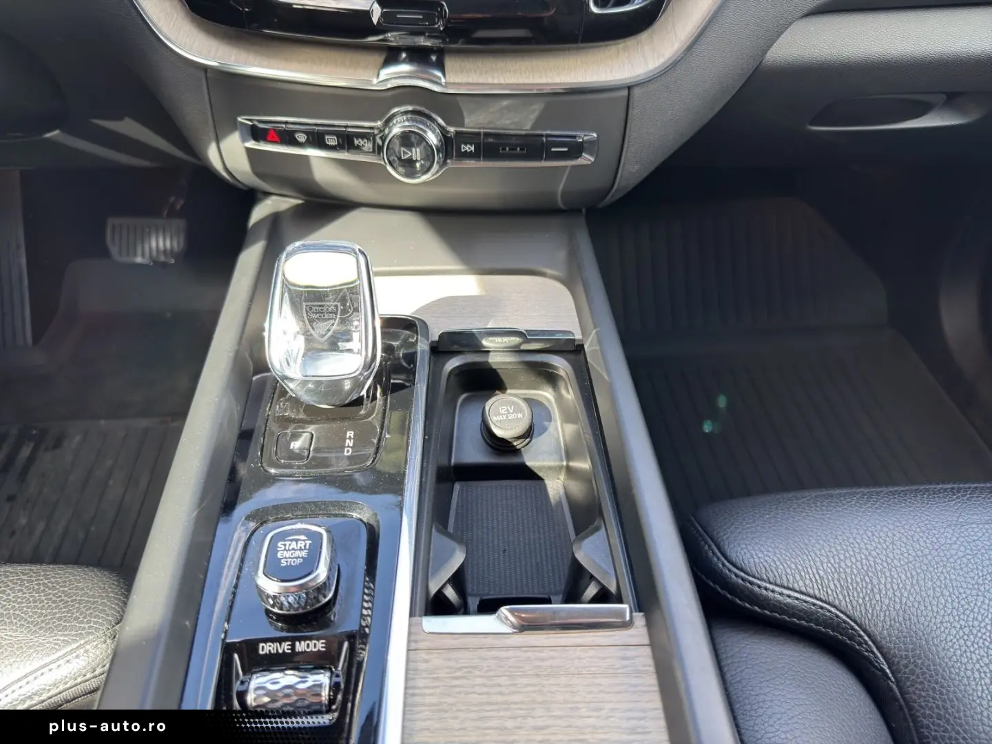 VOLVO XC60 B4 Diesel AWD Inscription AHK-klappbar Navi