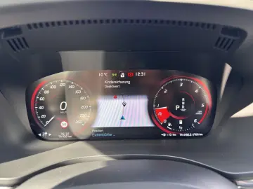 VOLVO XC60 B4 Diesel AWD Inscription AHK-klappbar Navi