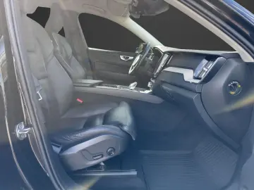 VOLVO XC60 B4 Diesel AWD Inscription AHK-klappbar Navi