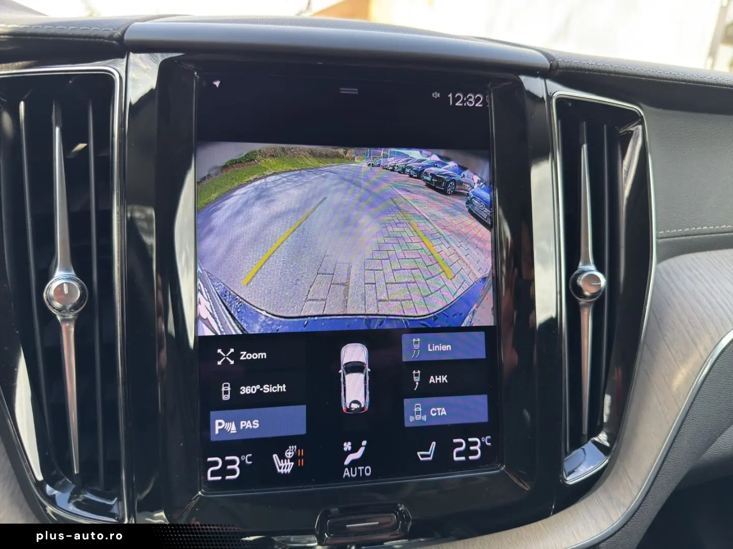 VOLVO XC60 B4 Diesel AWD Inscription AHK-klappbar Navi