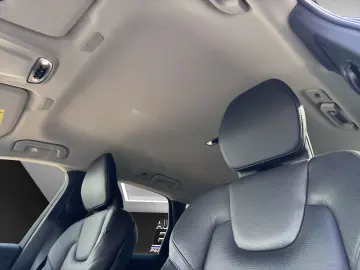 VOLVO XC60 B4 Diesel AWD Inscription AHK-klappbar Navi