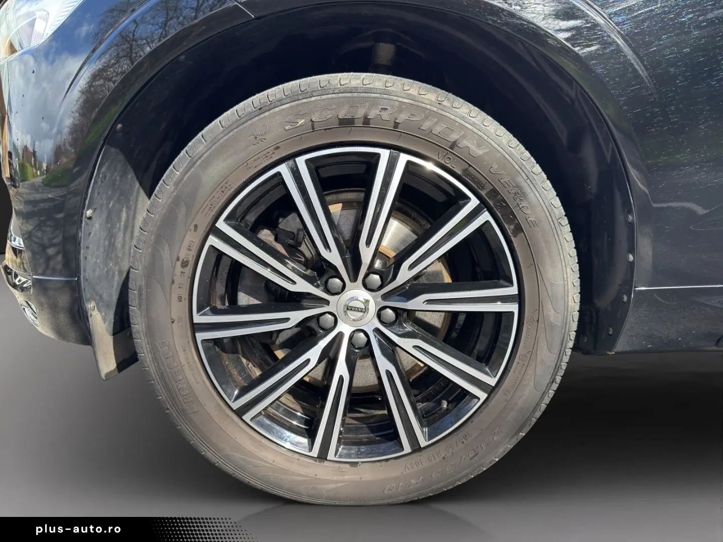 VOLVO XC60 B4 Diesel AWD Inscription AHK-klappbar Navi