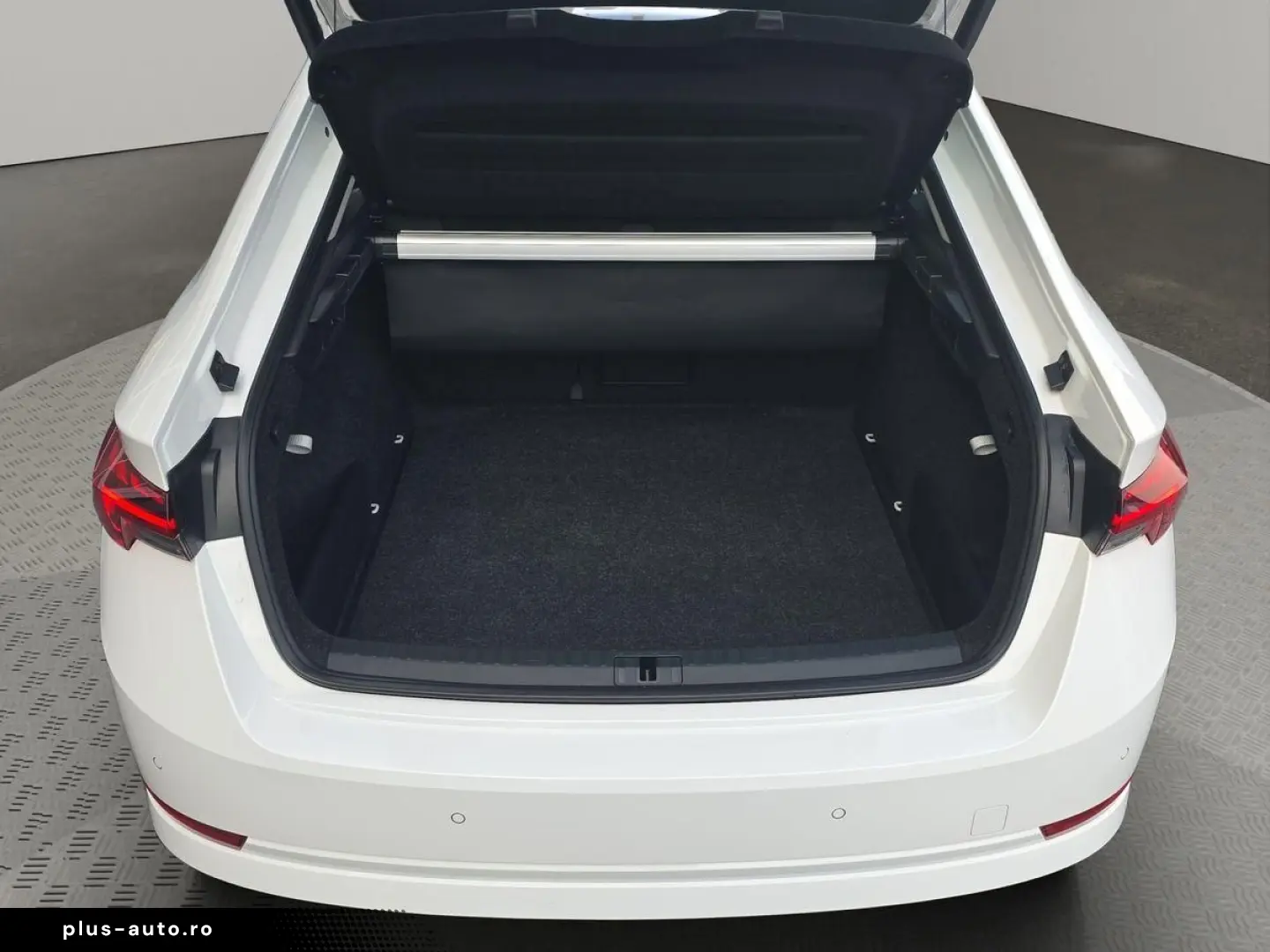 SKODA Octavia TDI 4x4 DSG STNDHZ SITZBLF MATRIX LEDER