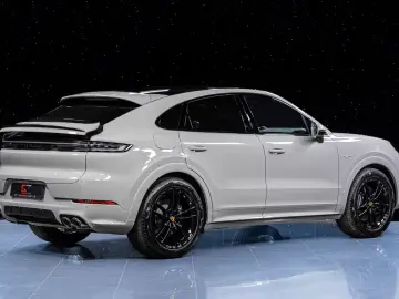 Porsche Cayenne E-Hyb Coupé 2025 Club SportDesign