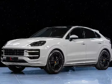 Porsche Cayenne E-Hyb Coupé 2025 Club SportDesign