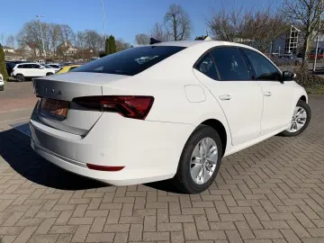 SKODA Octavia 1.5TSI Amb Winterpaket digit.Display PDC