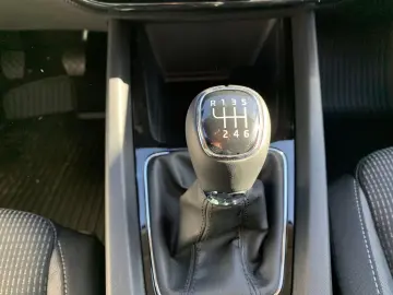 SKODA Octavia 1.5TSI Amb Winterpaket digit.Display PDC