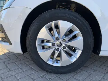 SKODA Octavia 1.5TSI Amb Winterpaket digit.Display PDC