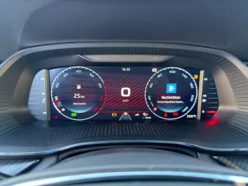 SKODA Octavia RS DCC Colum 19  AHK ACC Matrix el. Sitz