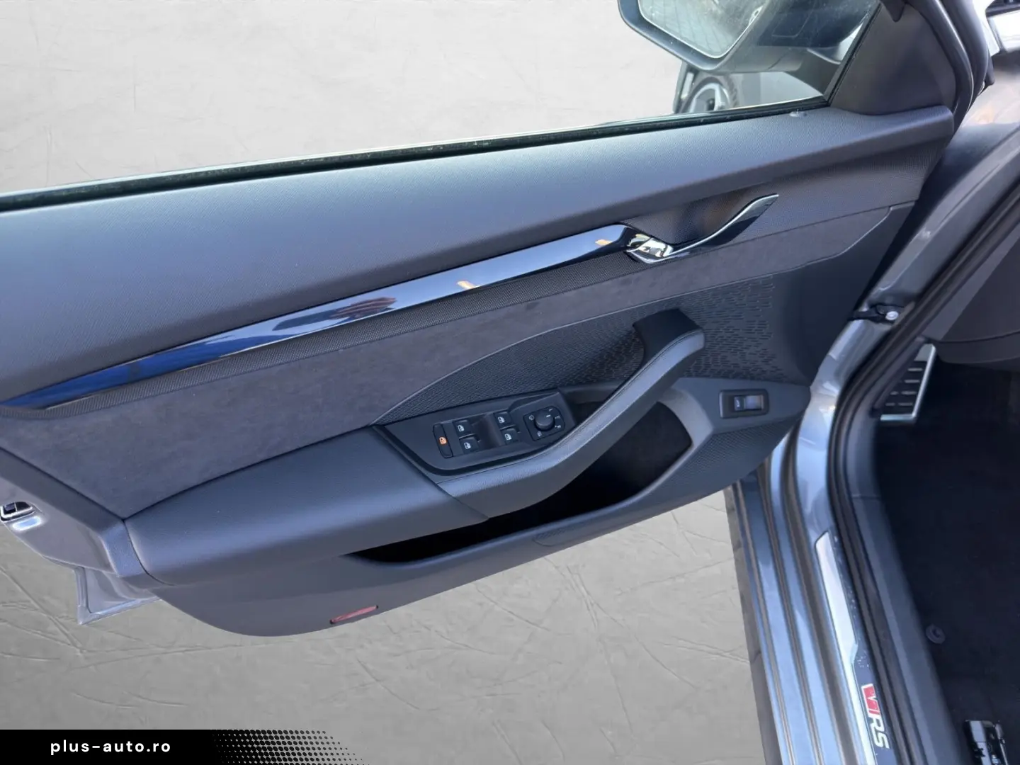 SKODA Octavia RS DCC Colum 19  AHK ACC Matrix el. Sitz