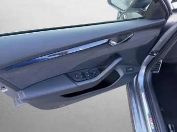 SKODA Octavia RS DCC Colum 19  AHK ACC Matrix el. Sitz