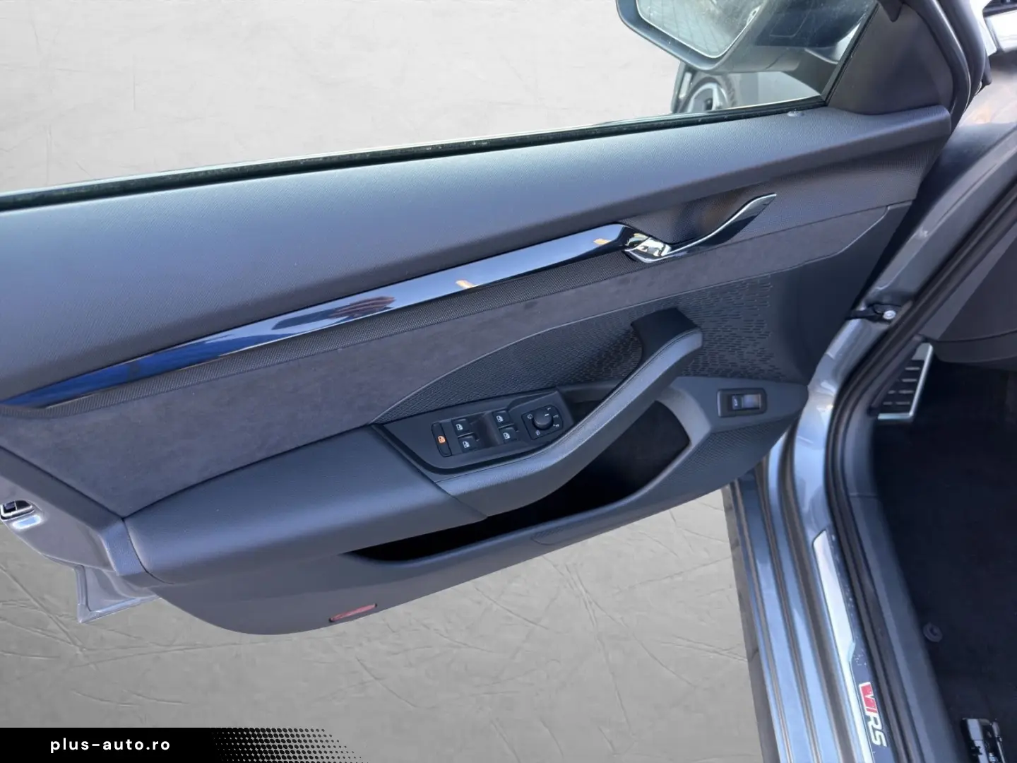 SKODA Octavia RS DCC Colum 19  AHK ACC Matrix el. Sitz