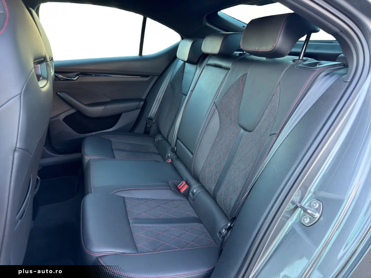 SKODA Octavia RS DCC Colum 19  AHK ACC Matrix el. Sitz