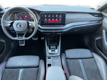 SKODA Octavia RS DCC Colum 19  AHK ACC Matrix el. Sitz