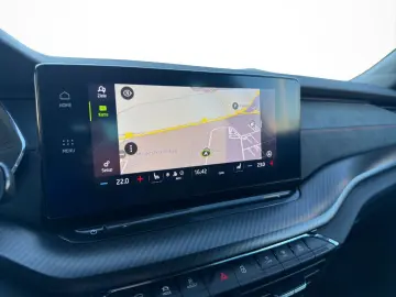 SKODA Octavia RS DCC Colum 19  AHK ACC Matrix el. Sitz