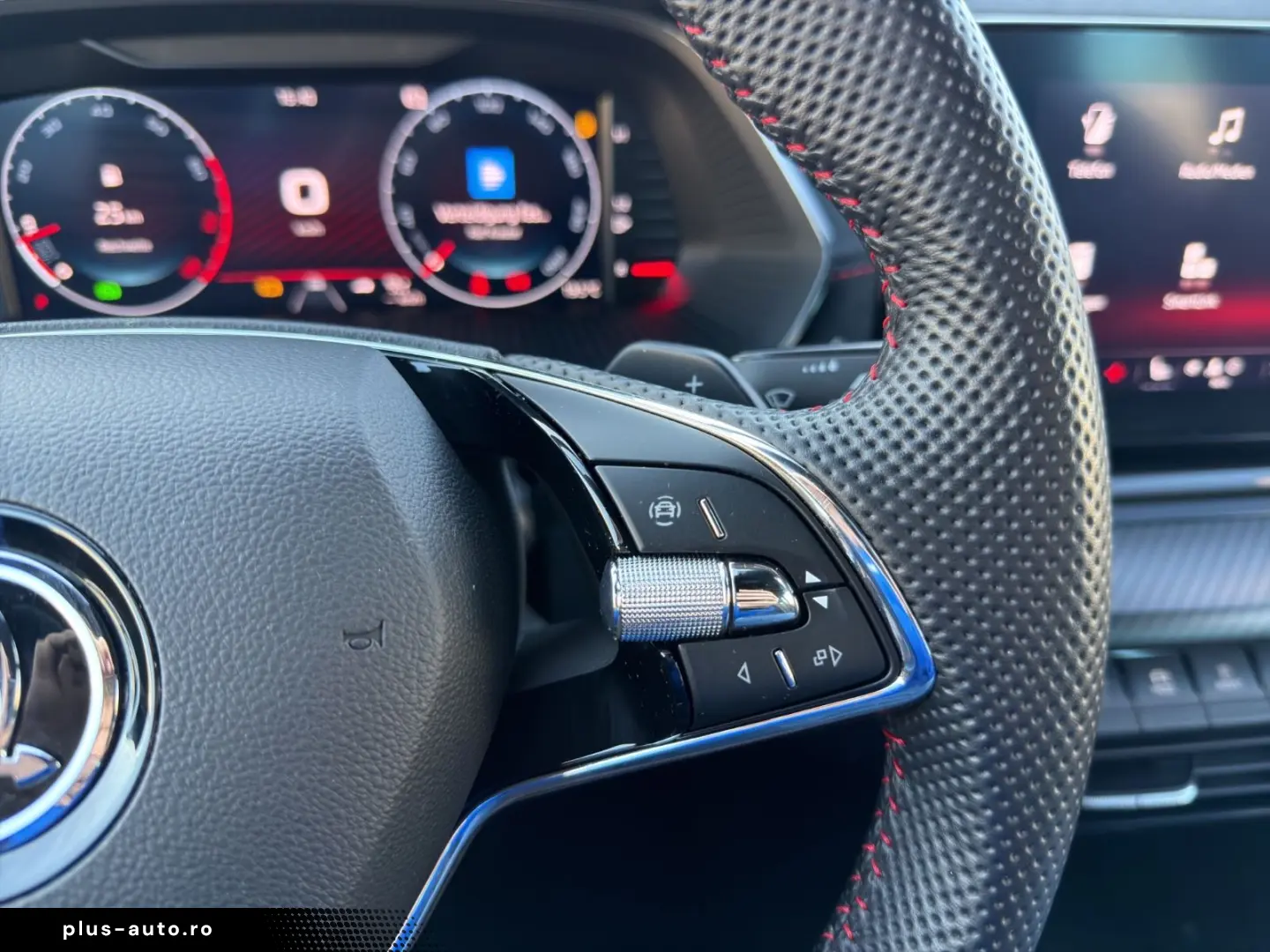 SKODA Octavia RS DCC Colum 19  AHK ACC Matrix el. Sitz