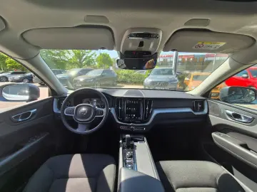 VOLVO XC60 B4 D AWD Geartr. Momentum Pro XeniumPak