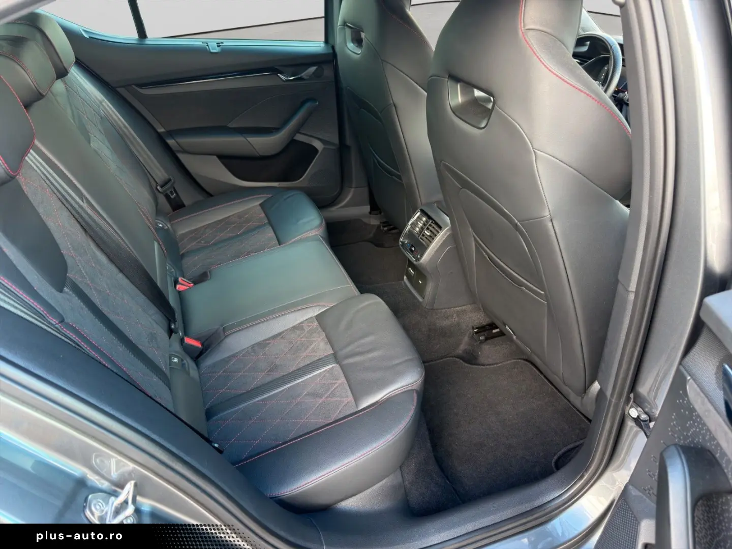 SKODA Octavia Lim. RS Plus  KAMERA ASSIST DCC HUD VOLL