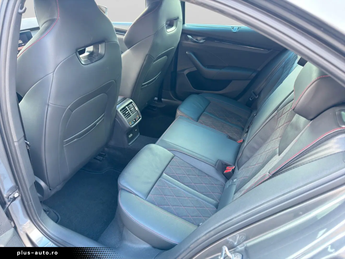 SKODA Octavia Lim. RS Plus  KAMERA ASSIST DCC HUD VOLL