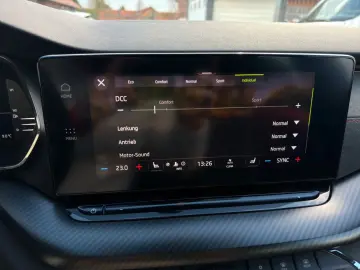 SKODA Octavia Lim. RS Plus  KAMERA ASSIST DCC HUD VOLL