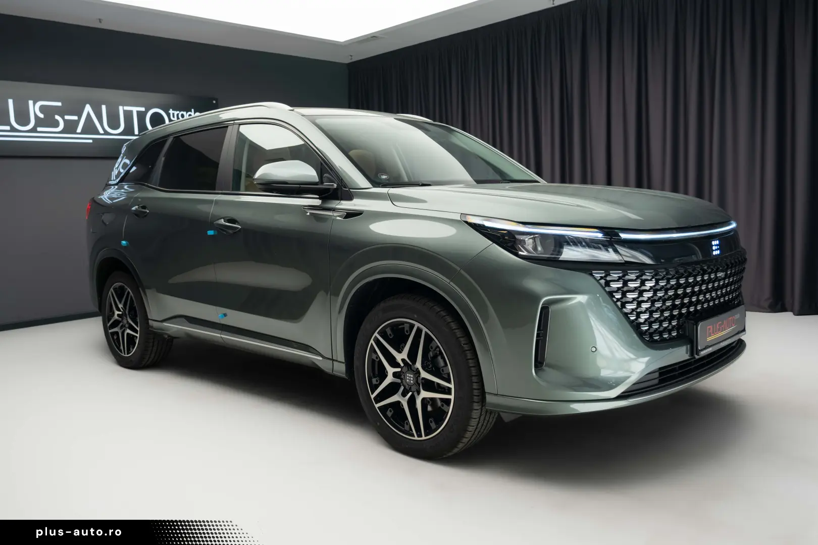 DFSK E5 LUXURY Hybrid Plug-In 7 locuri