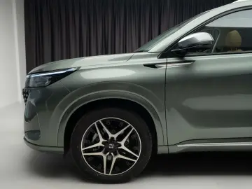 DFSK E5 LUXURY Hybrid Plug-In 7 locuri