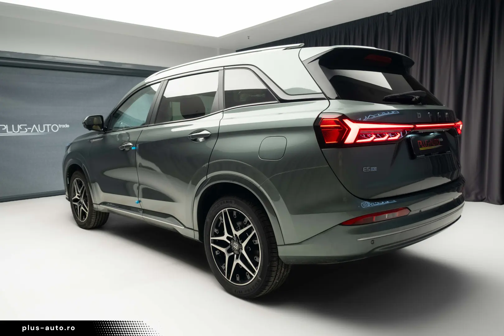 DFSK E5 LUXURY Hybrid Plug-In 7 locuri