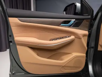 DFSK E5 LUXURY Hybrid Plug-In 7 locuri