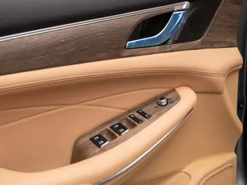 DFSK E5 LUXURY Hybrid Plug-In 7 locuri