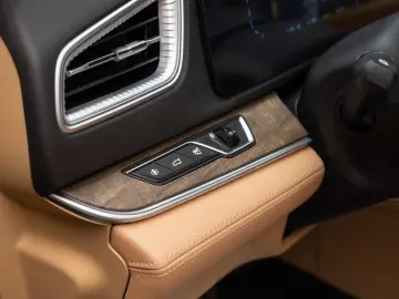 DFSK E5 LUXURY Hybrid Plug-In 7 locuri