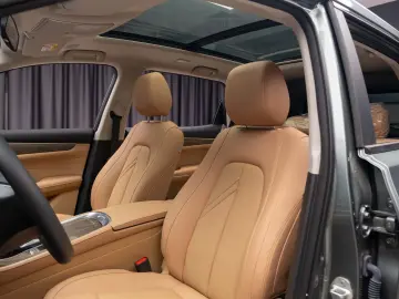 DFSK E5 LUXURY Hybrid Plug-In 7 locuri