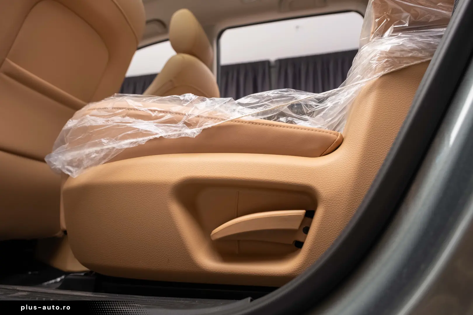 DFSK E5 LUXURY Hybrid Plug-In 7 locuri