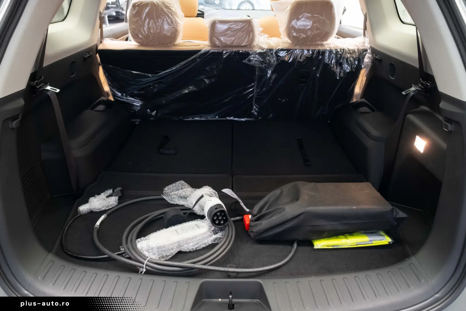 DFSK E5 LUXURY Hybrid Plug-In 7 locuri