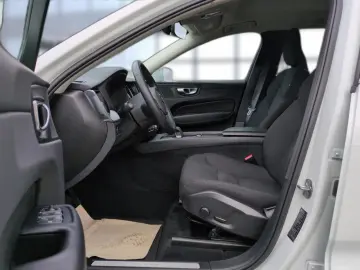 VOLVO XC60 B4 (Diesel) Momentum Pro AWD Automatik Navi