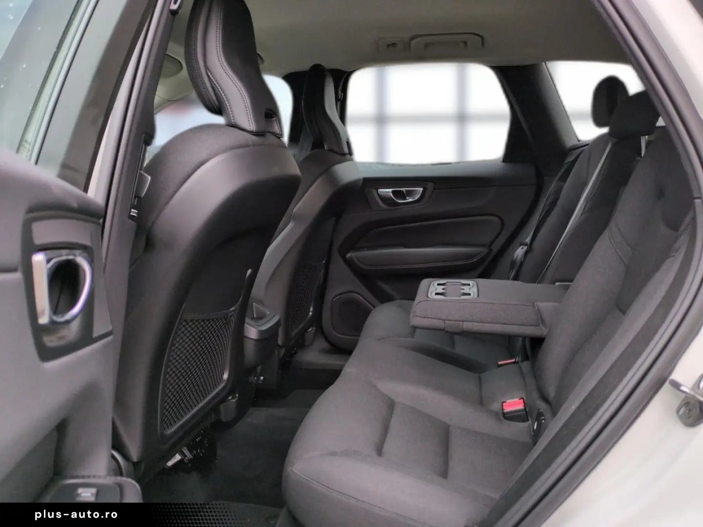 VOLVO XC60 B4 (Diesel) Momentum Pro AWD Automatik Navi