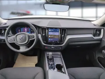 VOLVO XC60 B4 (Diesel) Momentum Pro AWD Automatik Navi