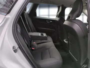 VOLVO XC60 B4 (Diesel) Momentum Pro AWD Automatik Navi
