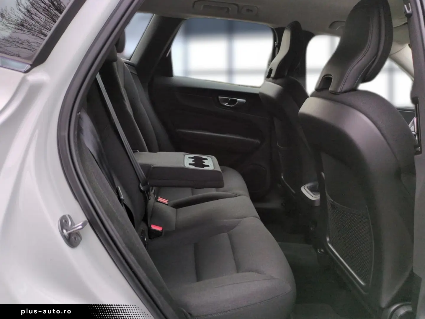 VOLVO XC60 B4 (Diesel) Momentum Pro AWD Automatik Navi