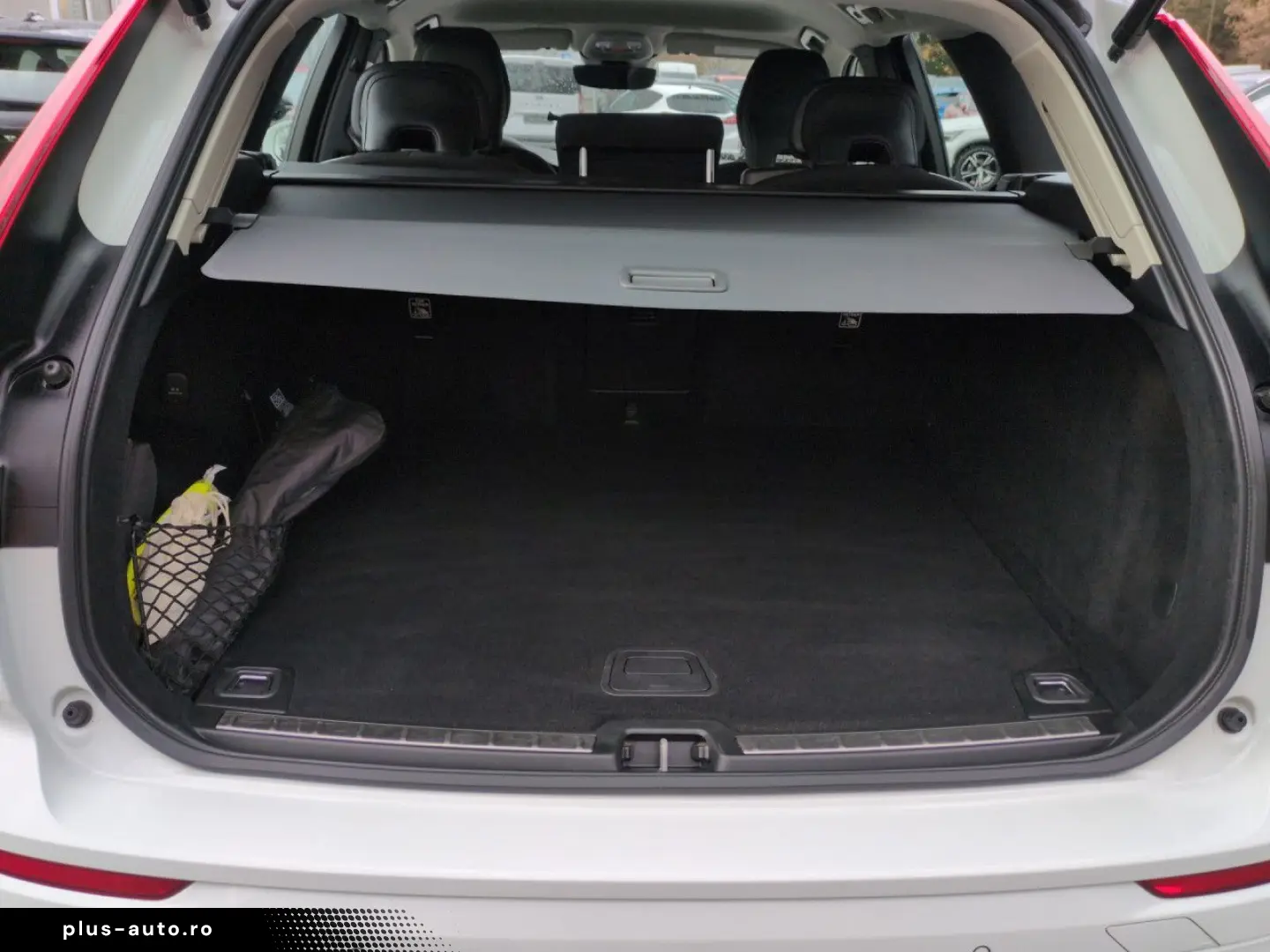 VOLVO XC60 B4 (Diesel) Momentum Pro AWD Automatik Navi