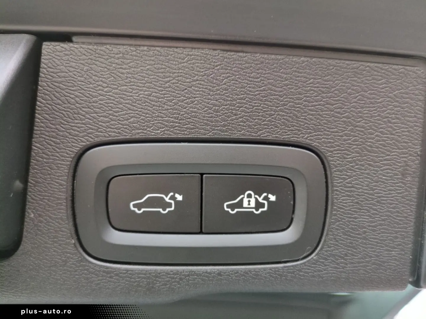 VOLVO XC60 B4 (Diesel) Momentum Pro AWD Automatik Navi