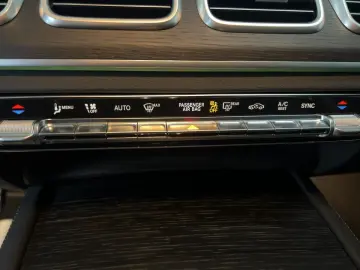 MERCEDES-BENZ GLE 300 d 4M AMG-Line Burm KeyGo MBeam S-Dach