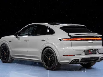 Porsche Cayenne E-Hyb Coupé BLACK EDITION