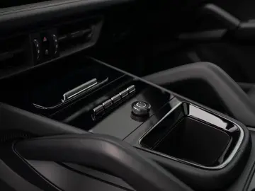 Porsche Cayenne E-Hybrid Coupe Black Edition HA