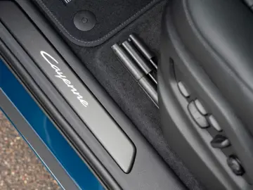 Porsche Cayenne E-Hybrid Coupe Black Edition HA