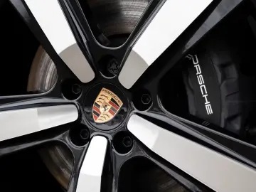 Porsche Cayenne E-Hybrid Coupe Black Edition HA