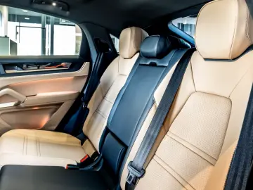 Porsche Cayenne E-Hybrid Coupe Black Edition PTS