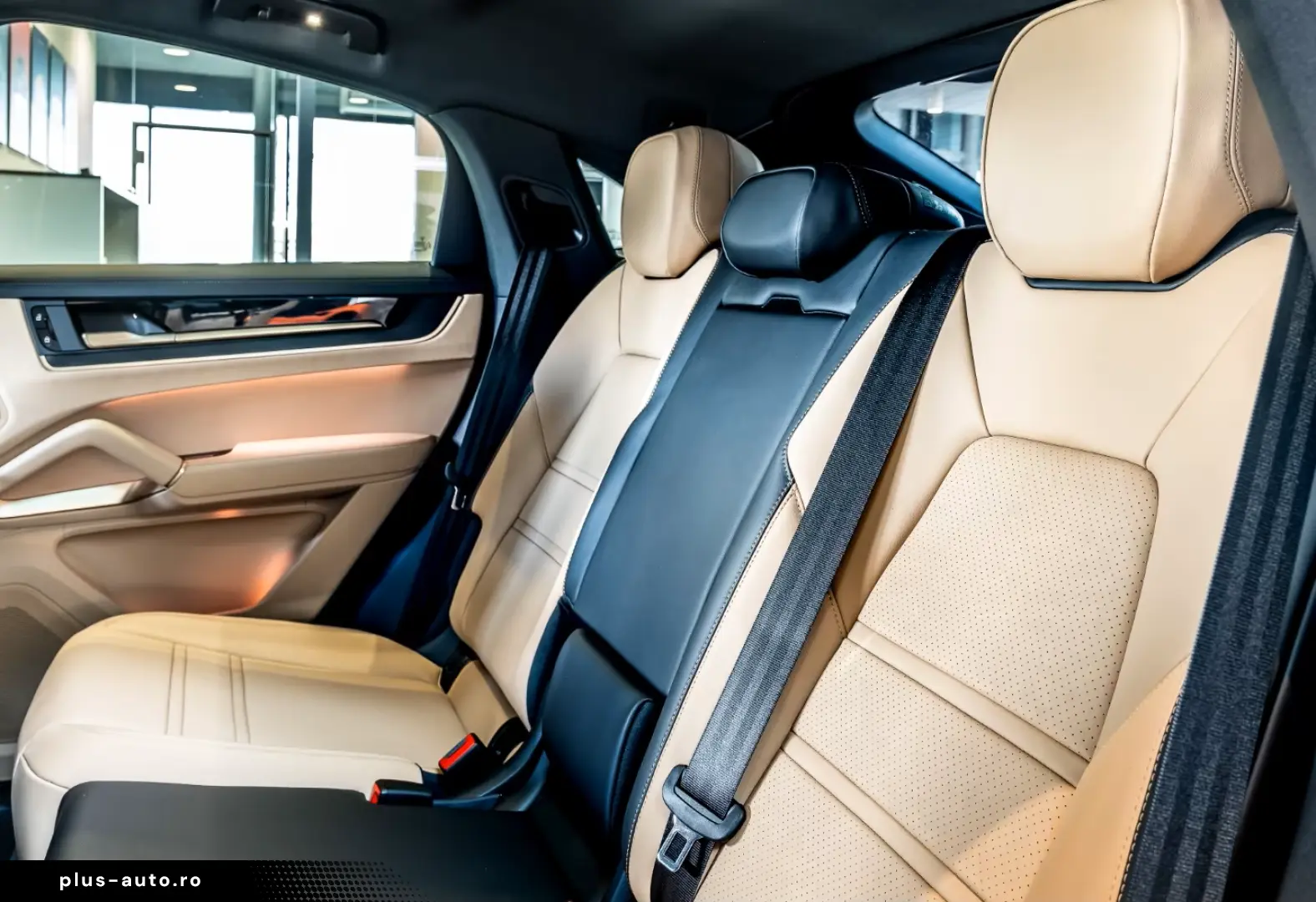 Porsche Cayenne E-Hybrid Coupe Black Edition PTS