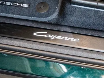 Porsche Cayenne E-Hybrid Coupe Black Edition PTS