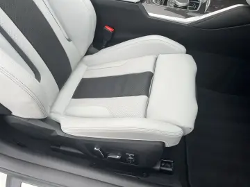 BMW M4 M xDrive Competition HUD Navi Harman Kardon