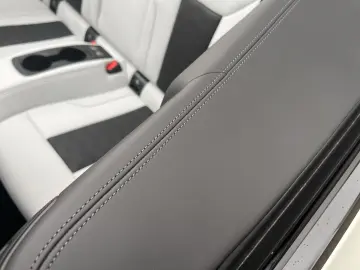 BMW M4 M xDrive Competition HUD Navi Harman Kardon